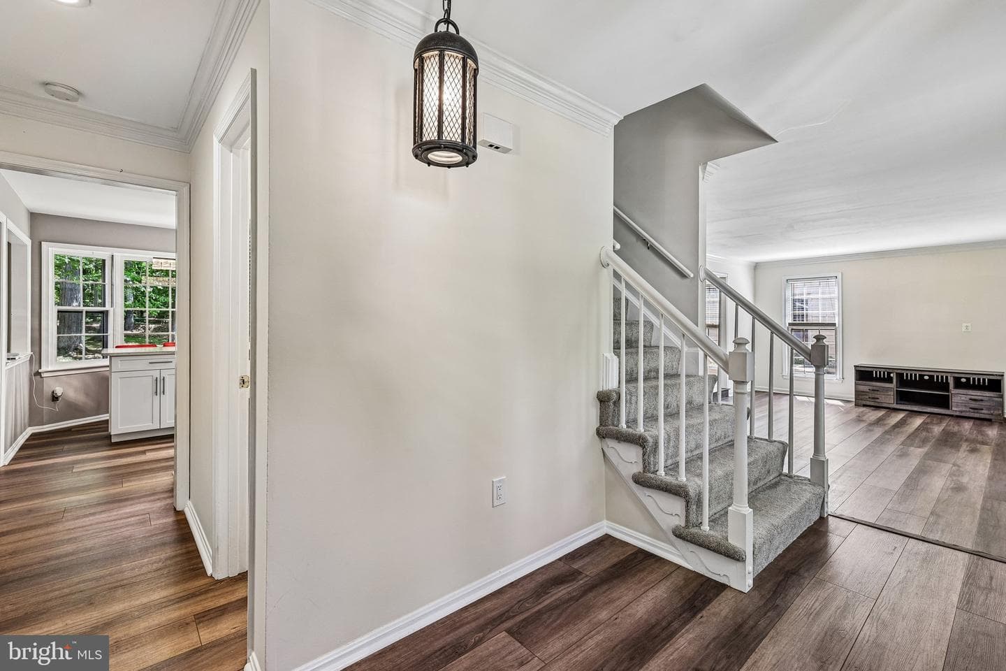 2484 Freetown Drive photo 4