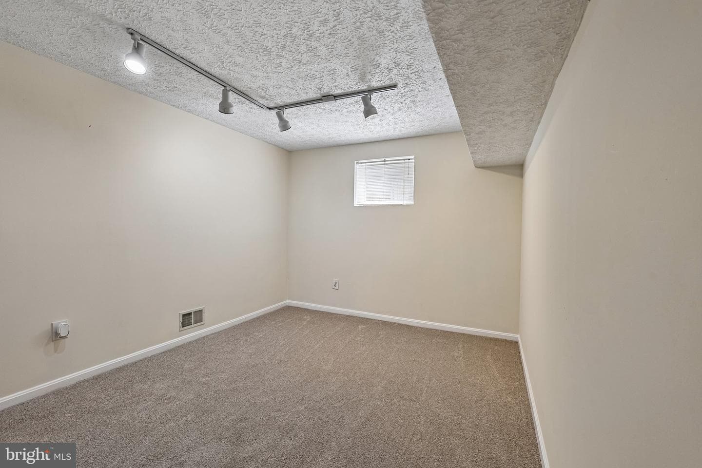 2484 Freetown Drive photo 47