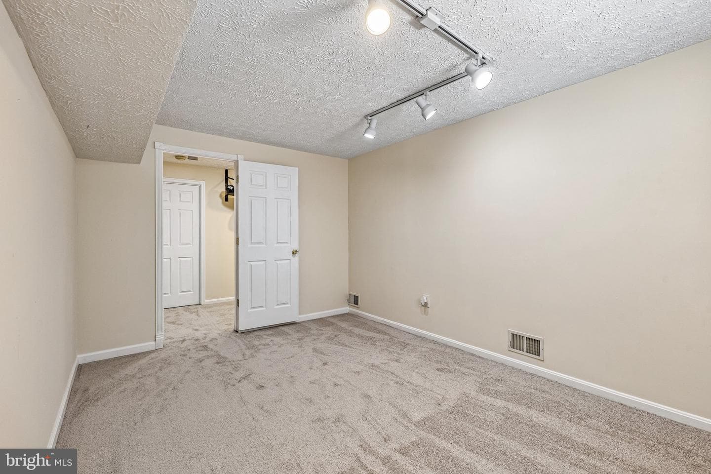 2484 Freetown Drive photo 48