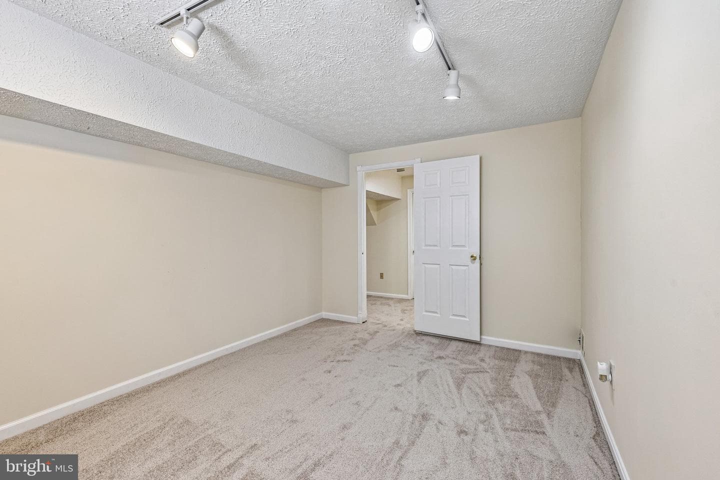 2484 Freetown Drive photo 49