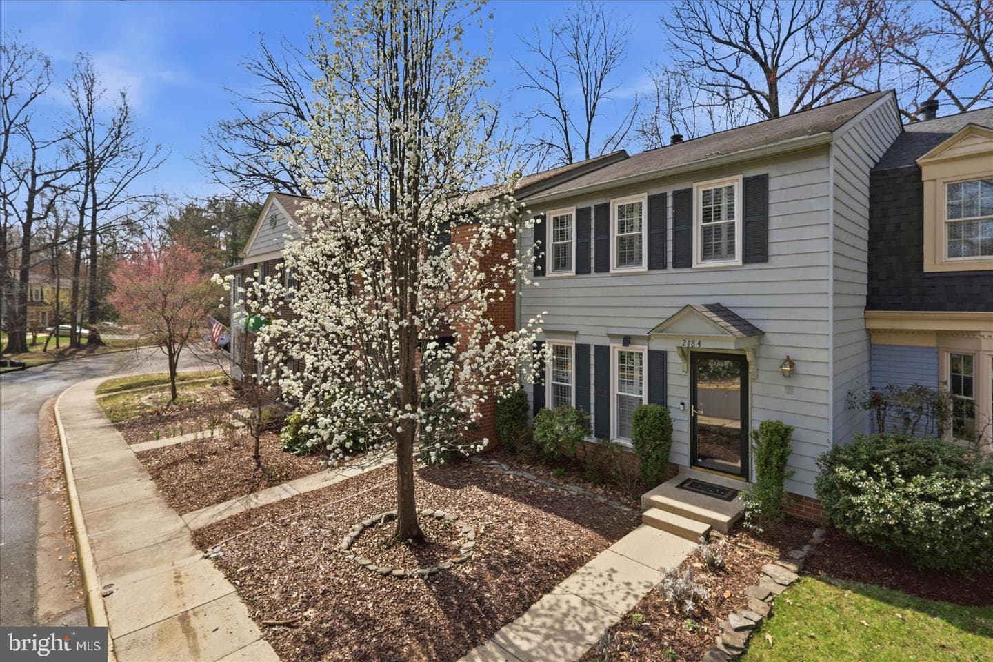 2184 Pond View Court photo 1