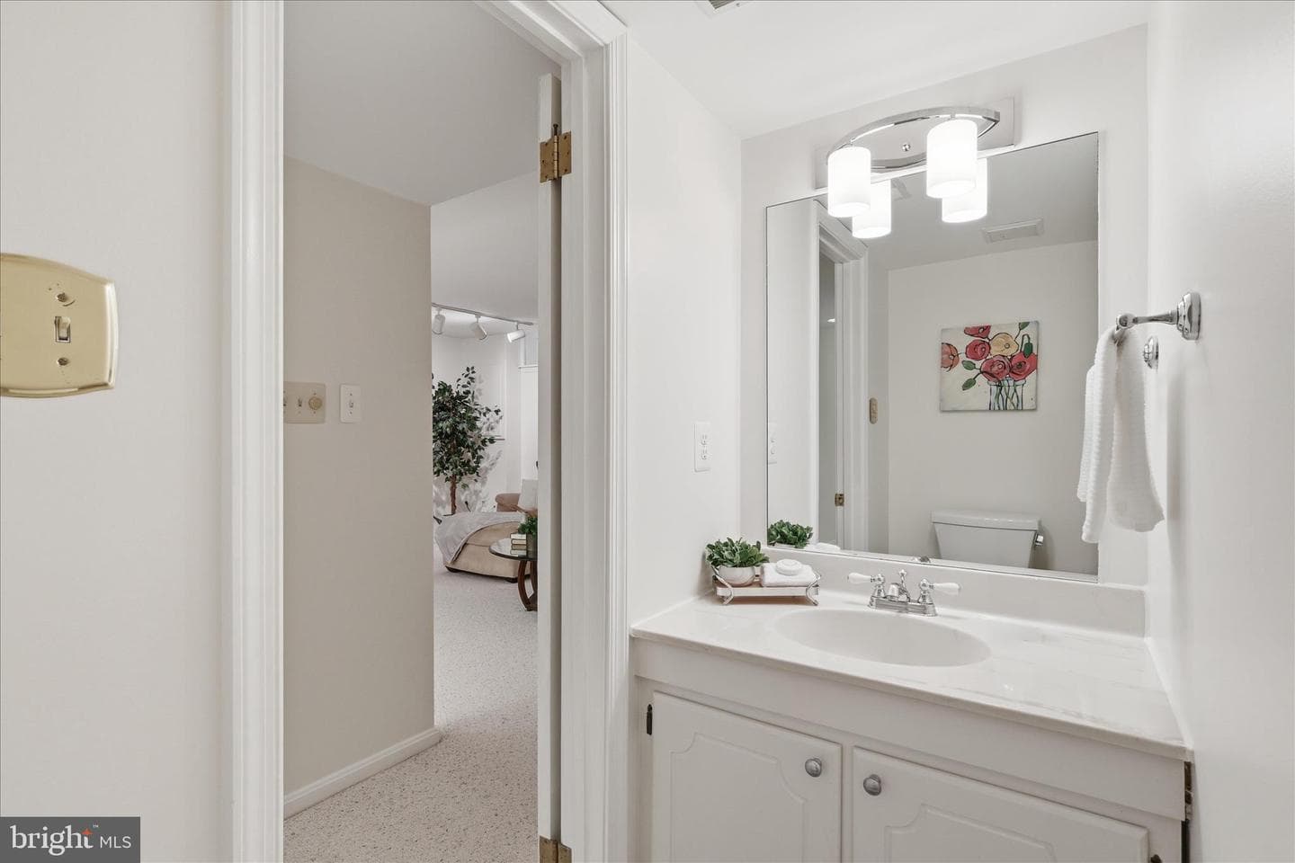 2184 Pond View Court photo 32