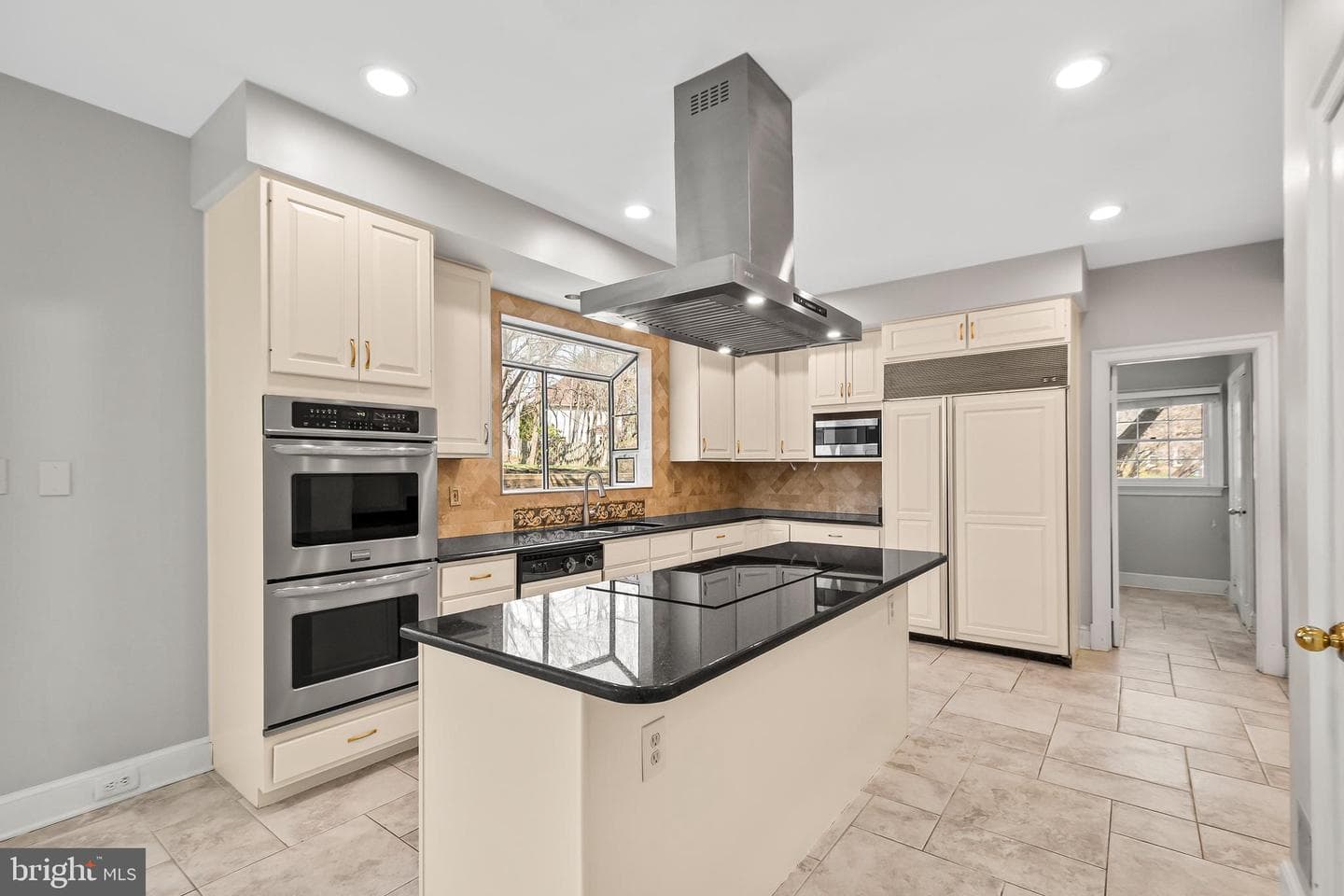 12187 Brecknock Street photo 18