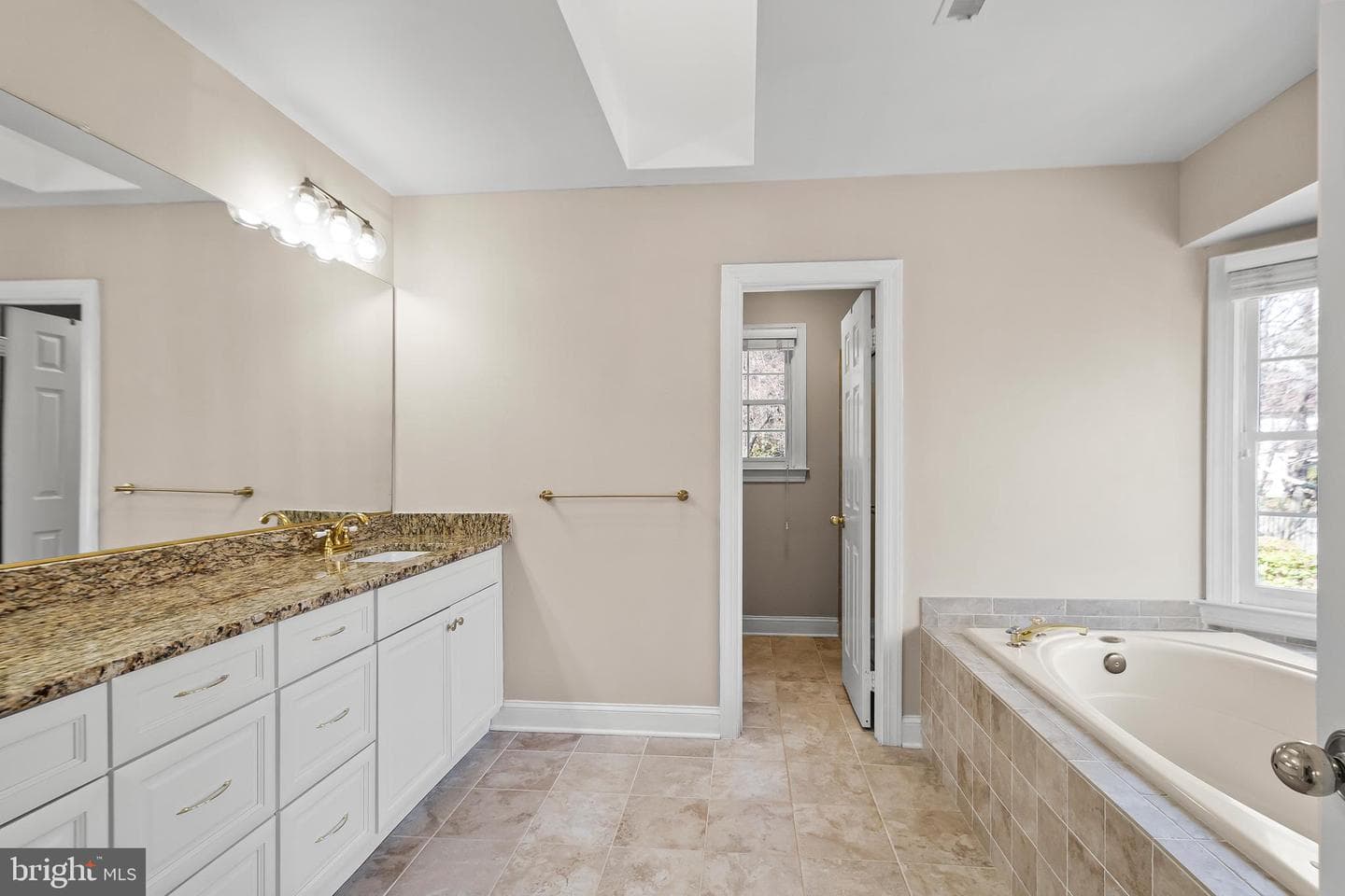 12187 Brecknock Street photo 36