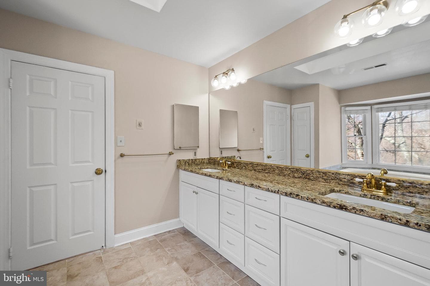 12187 Brecknock Street photo 38