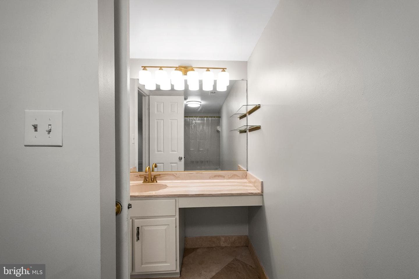 12187 Brecknock Street photo 46