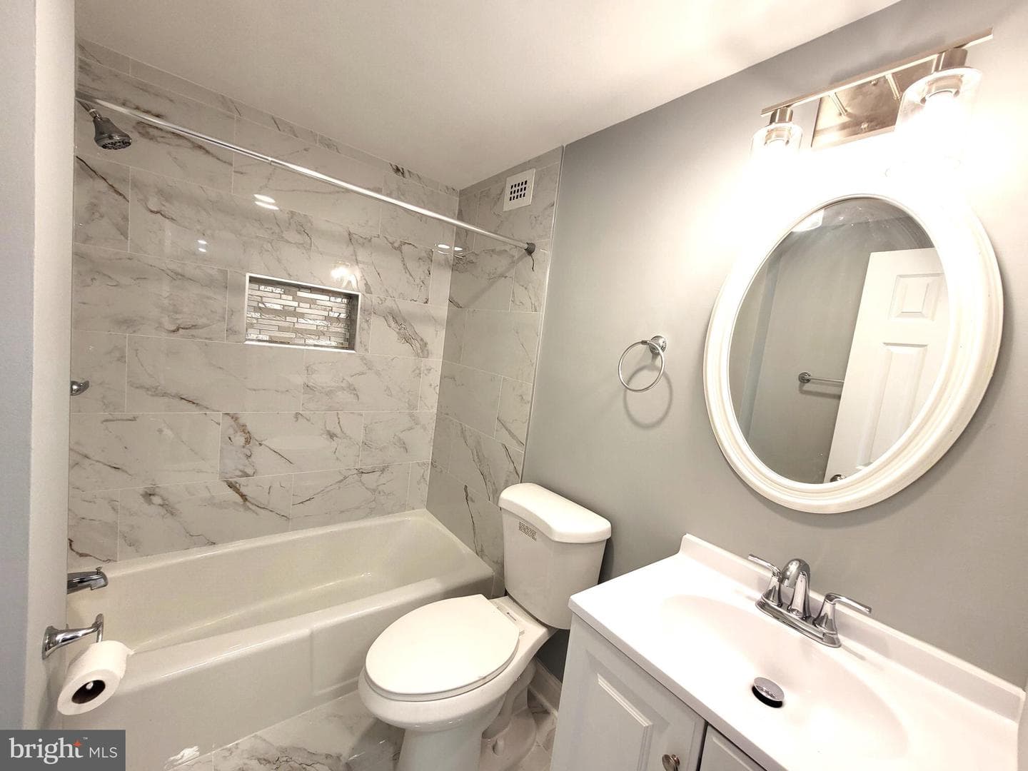 3245 Rio Drive #806 photo 10