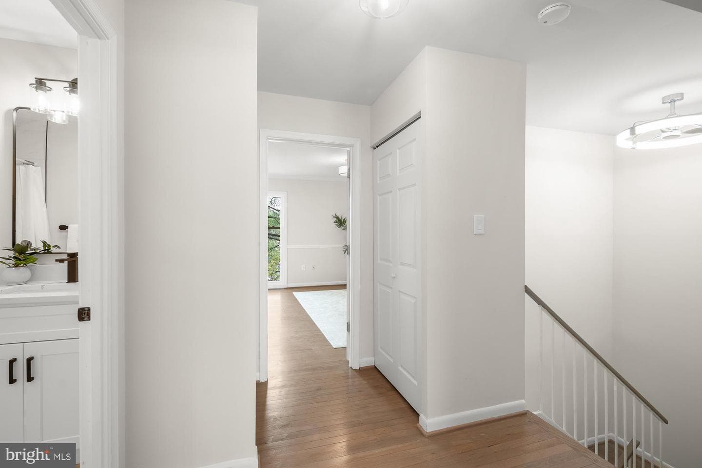 1652 Wainwright Drive photo 17