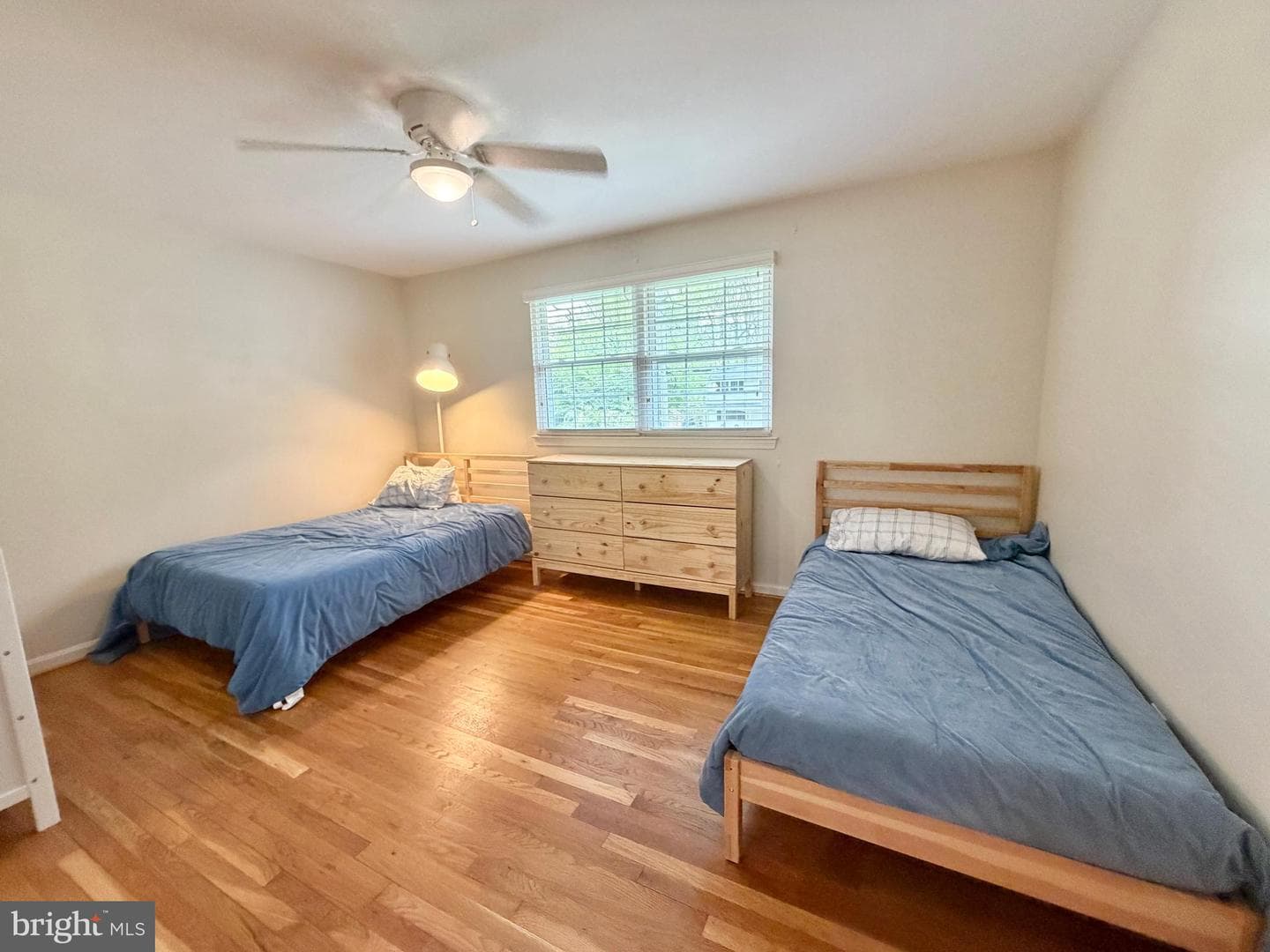 8467 Thames Street photo 19