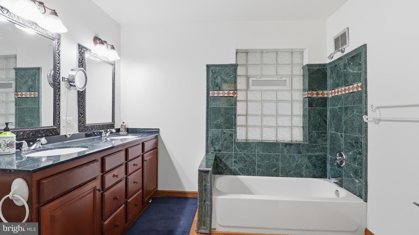 7607 Burnside Court photo 32