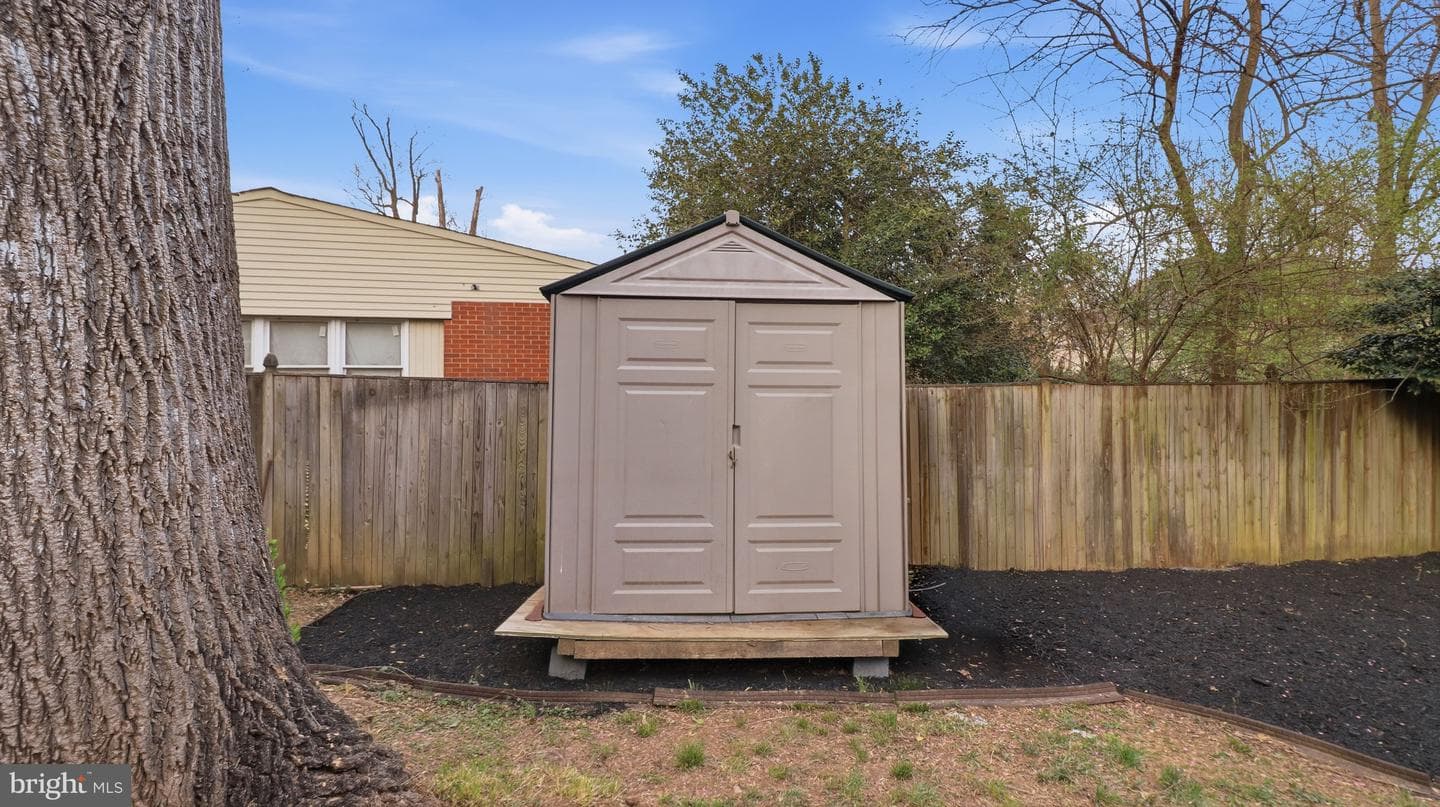 7607 Burnside Court photo 43