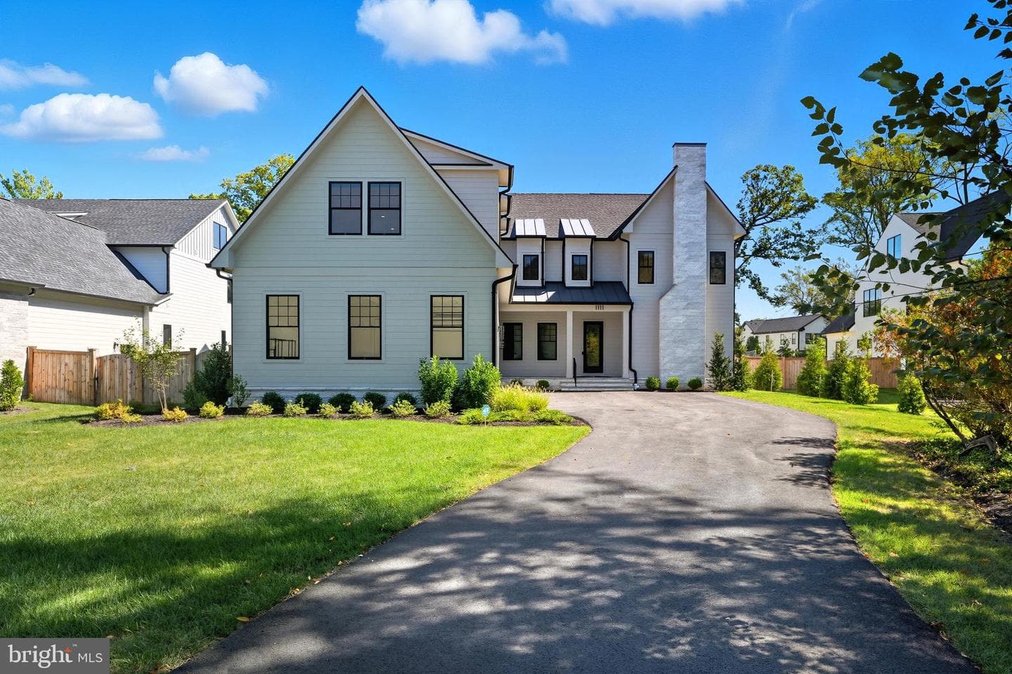 1111 Ingleside Avenue photo 3