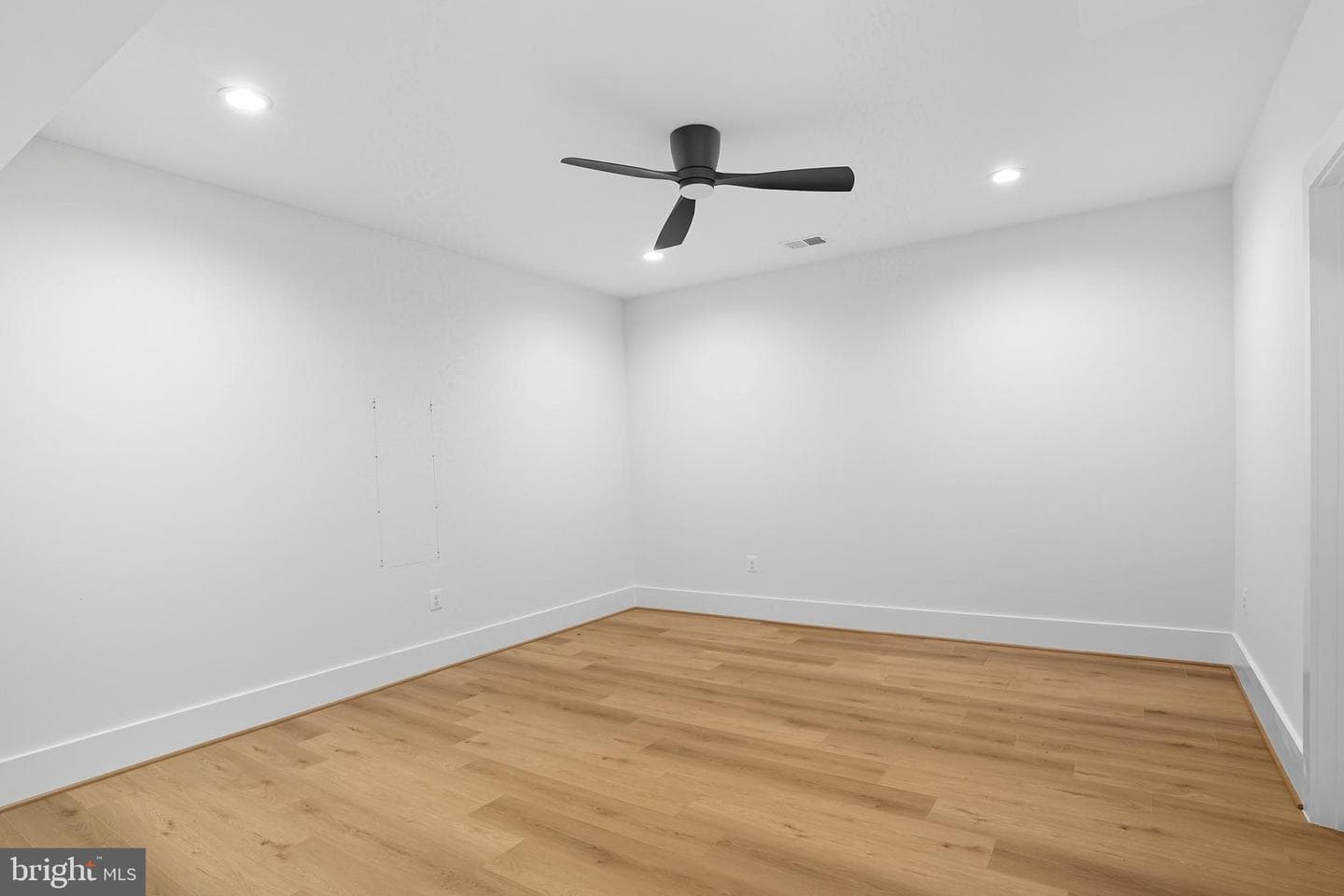 1111 Ingleside Avenue photo 61