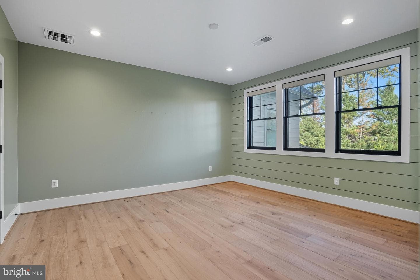 1111 Ingleside Avenue photo 71