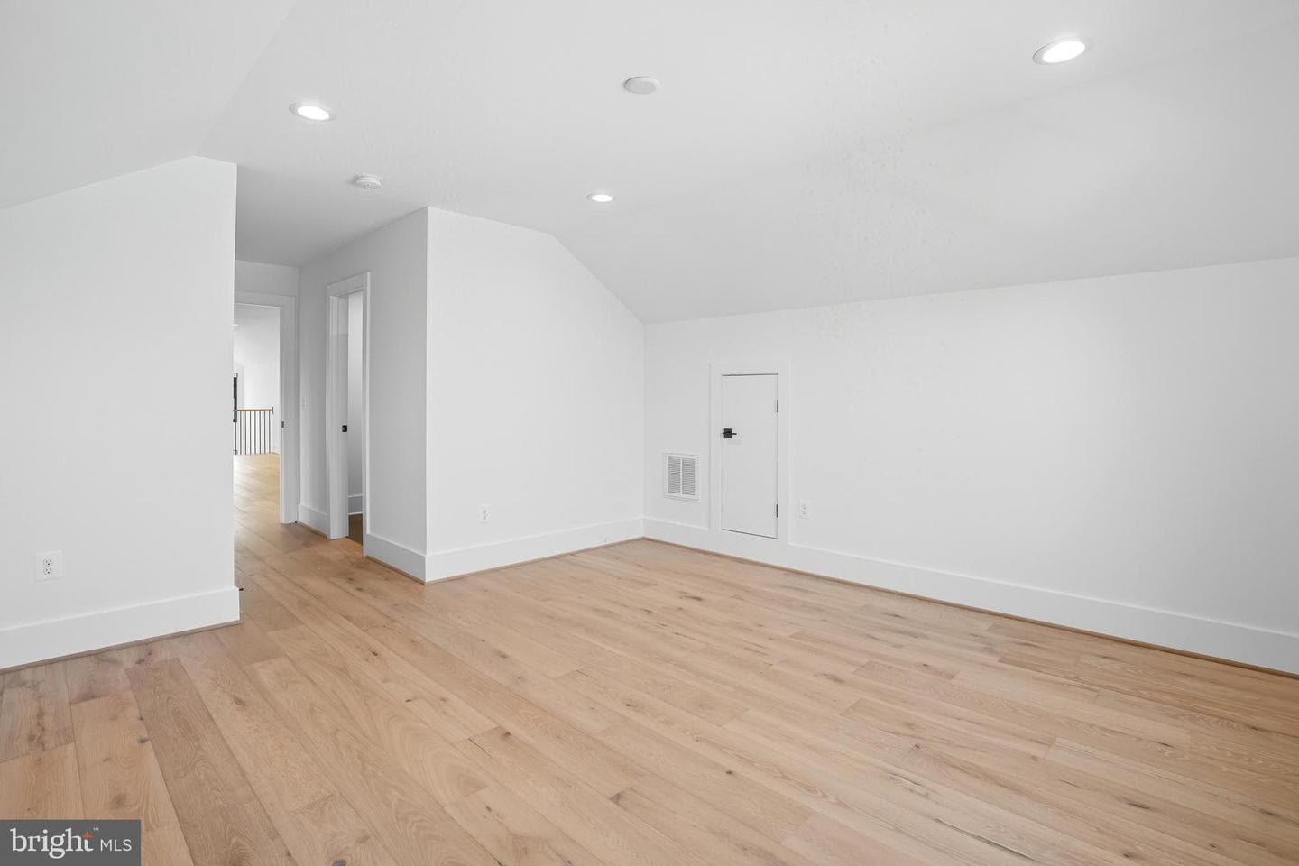 1111 Ingleside Avenue photo 72