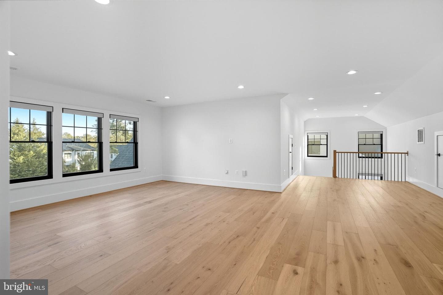 1111 Ingleside Avenue photo 74