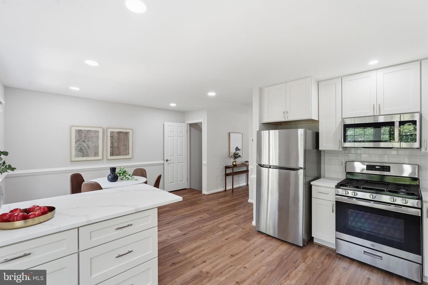7808 Solomon Seal Drive photo 3