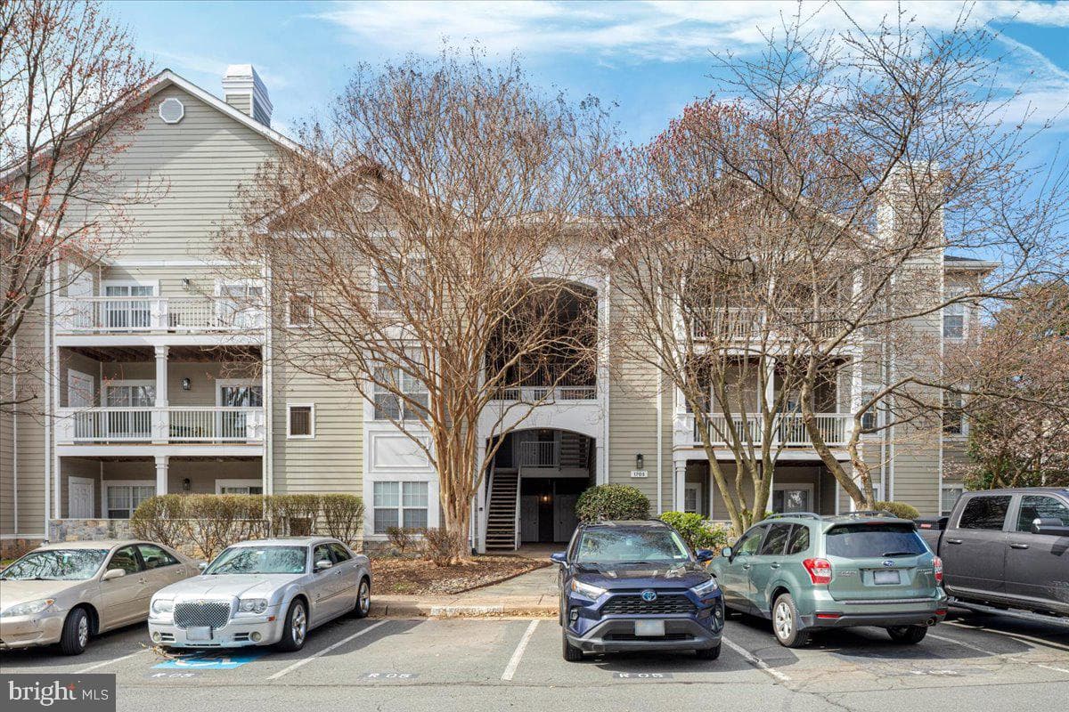 1705 Lake Shore Crest Drive #25, Reston