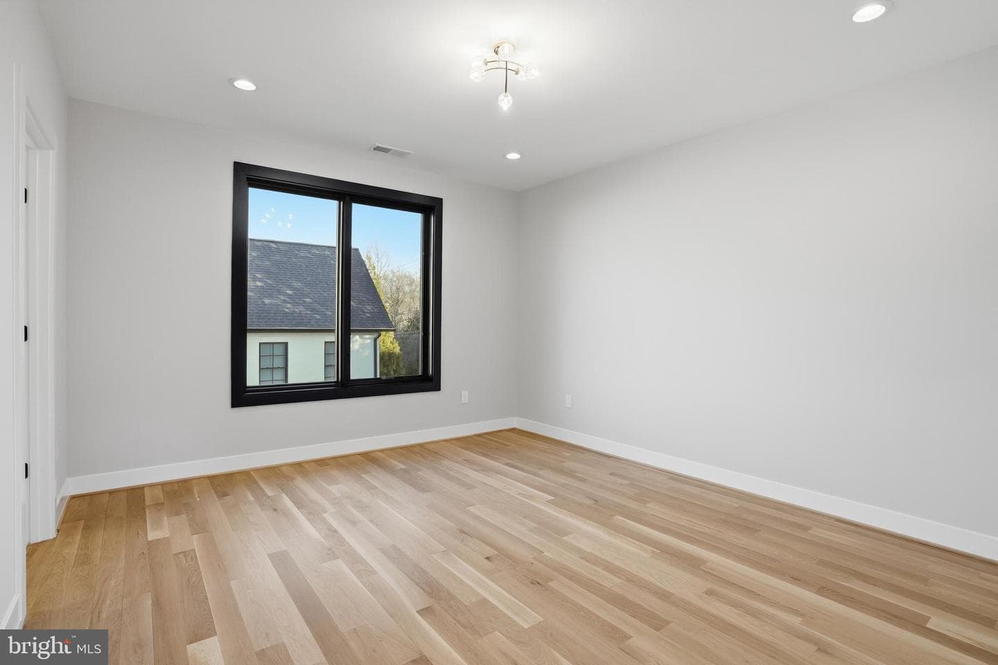 1805 Franklin Avenue photo 48