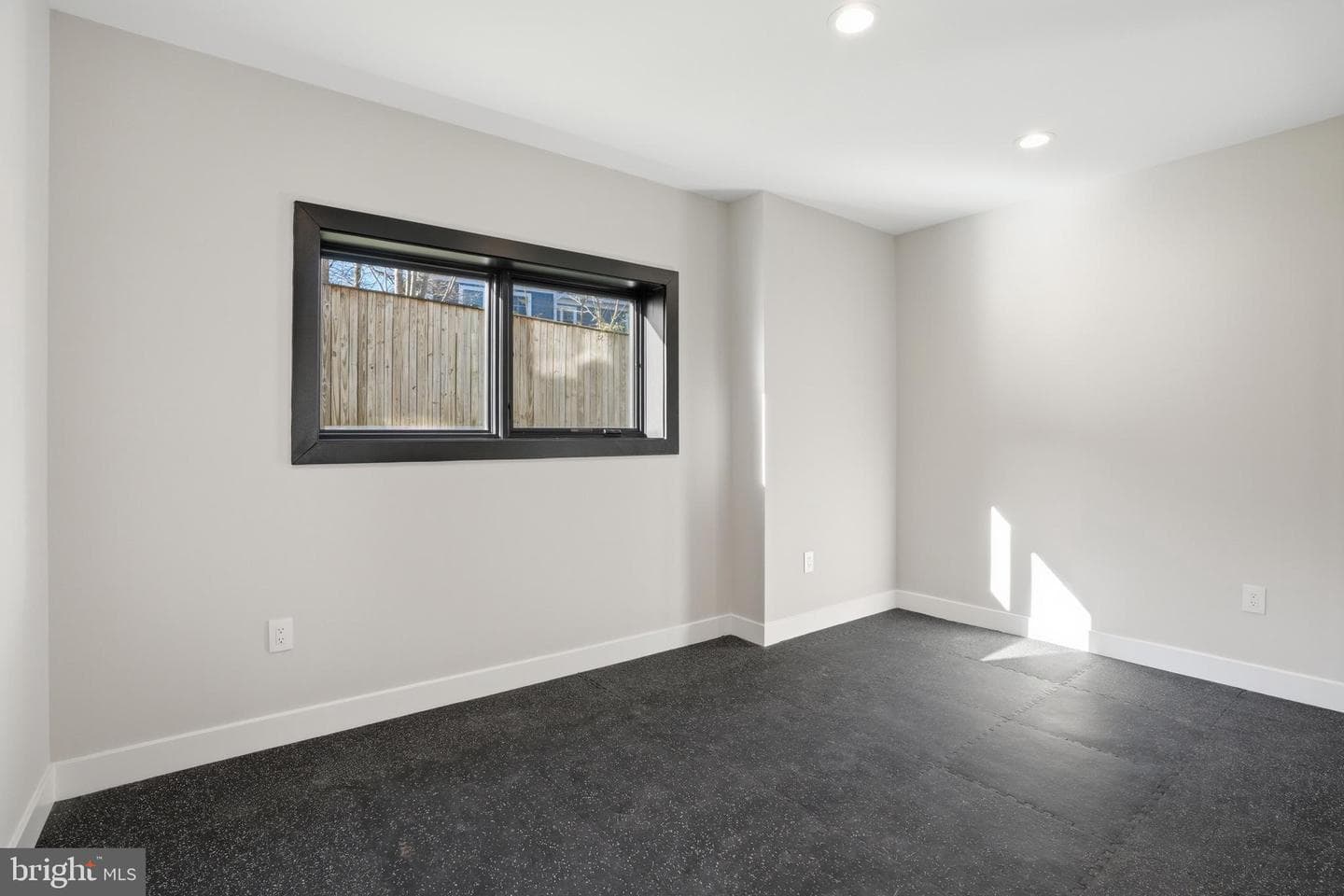 1805 Franklin Avenue photo 75