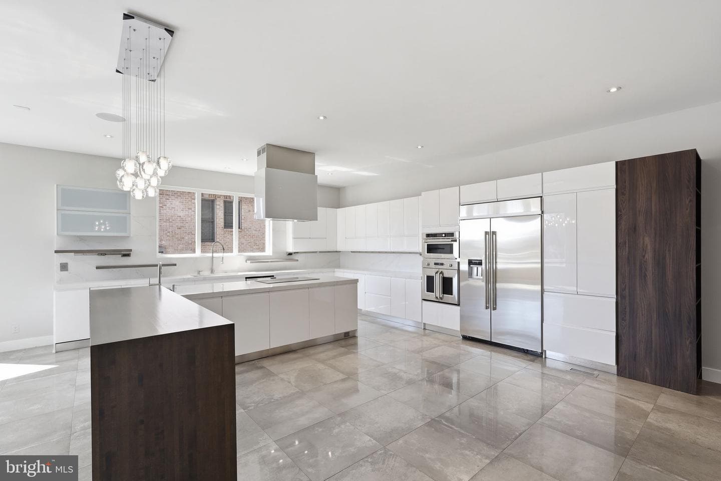 6600 Reserves Hill Court photo 11