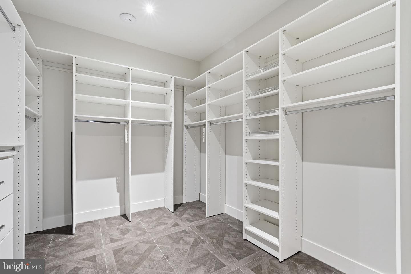 6600 Reserves Hill Court photo 41