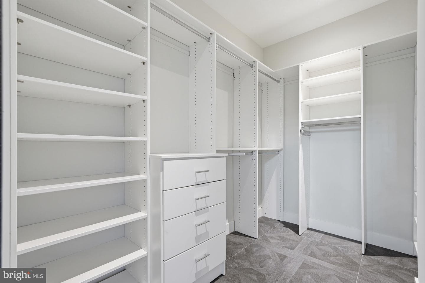 6600 Reserves Hill Court photo 42