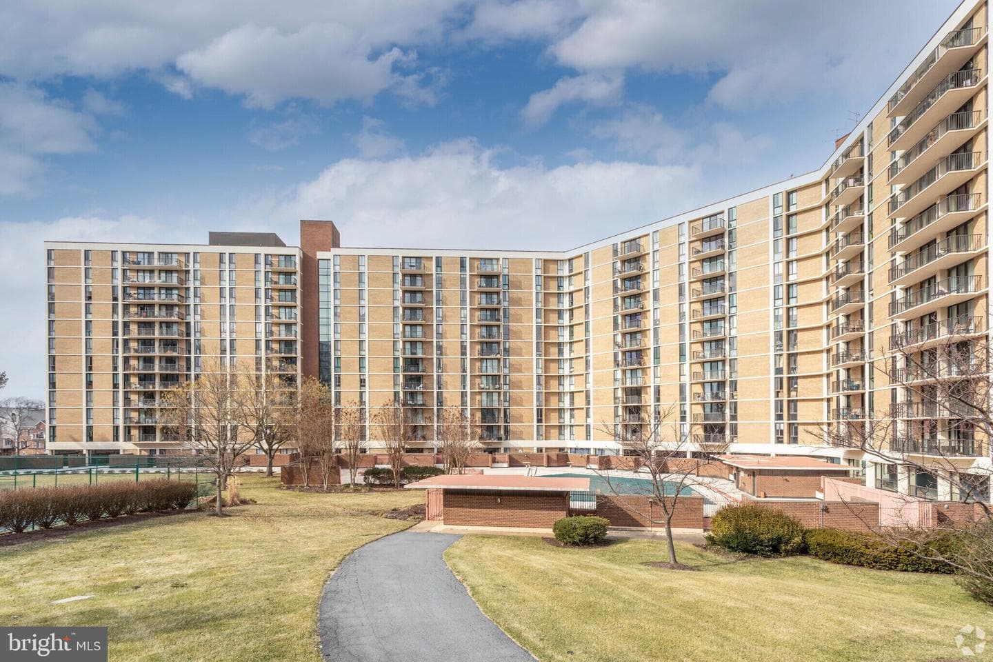 6800 Fleetwood Road #818, Mclean