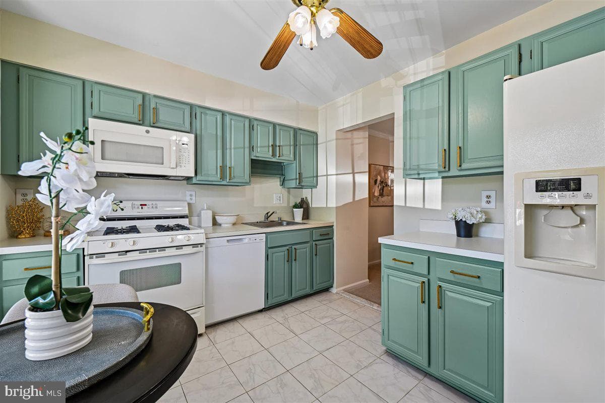 2742 Carter Farm Court photo 8