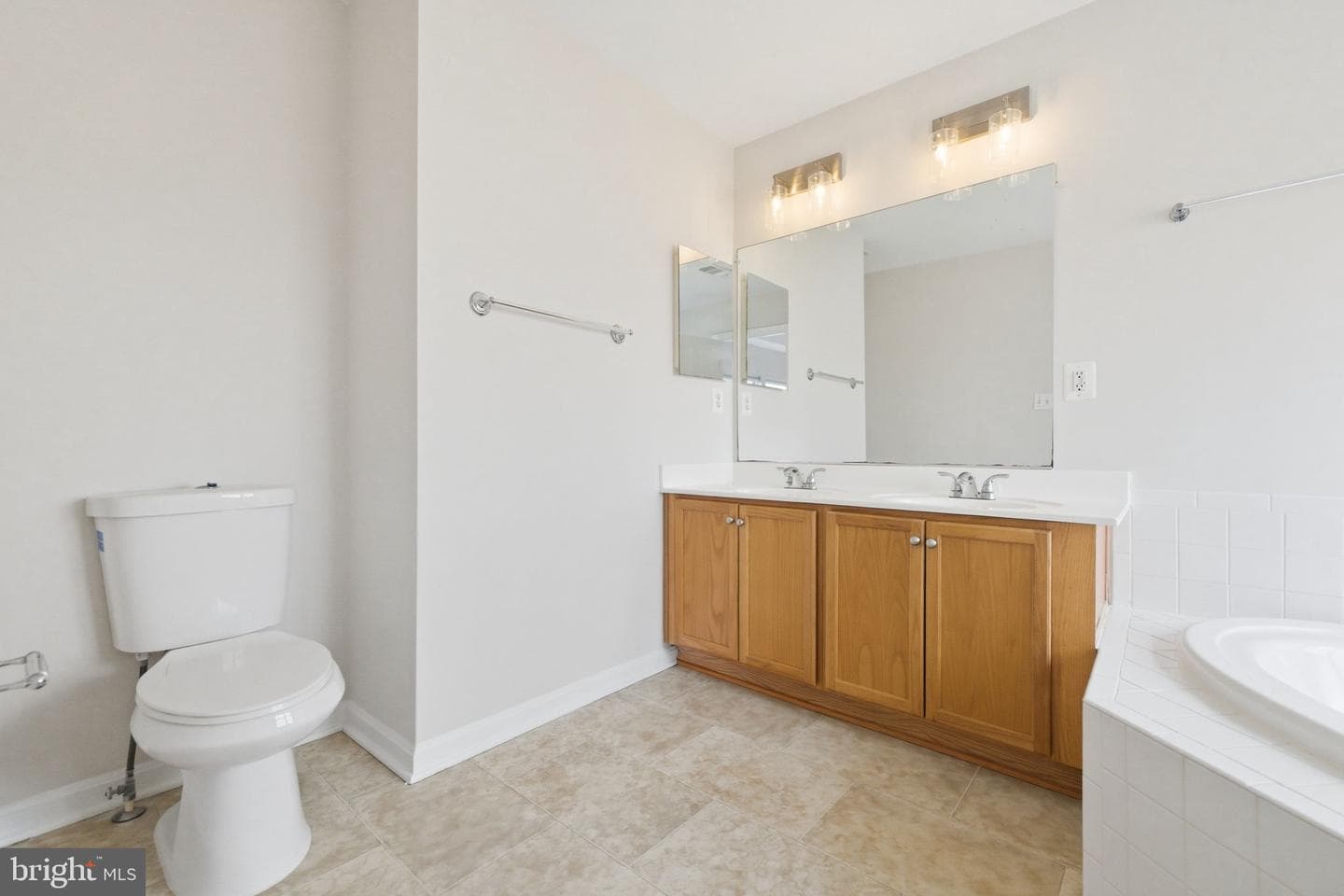 8553 Wyngate Manor Court photo 37