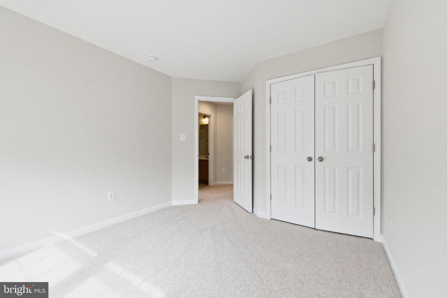 8553 Wyngate Manor Court photo 41