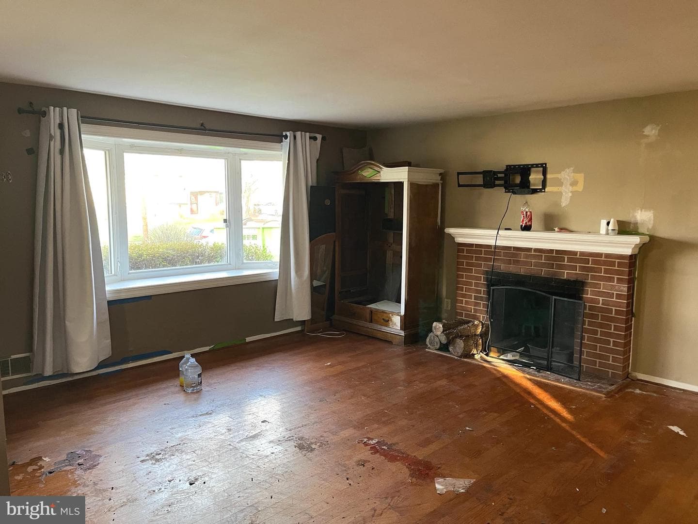 14717 Lock Drive photo 4