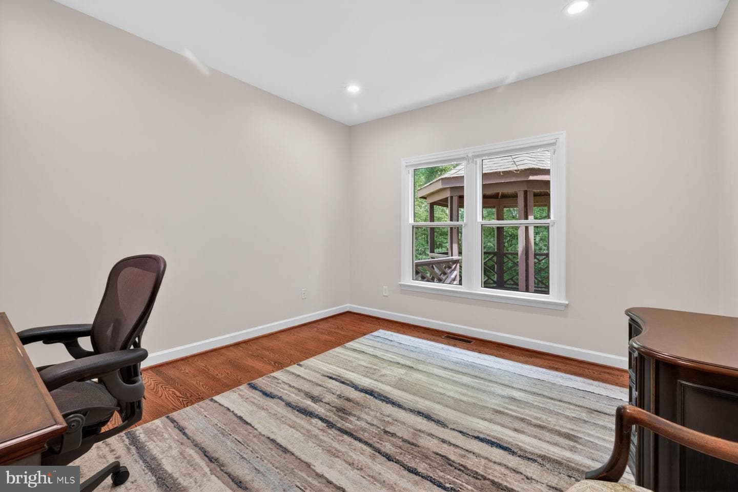 8704 Margaret Lane photo 21