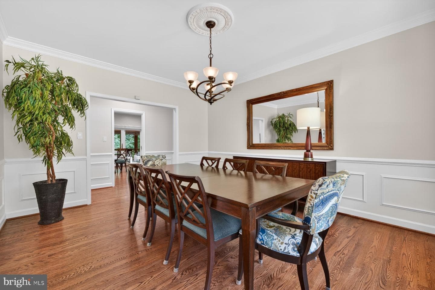 8704 Margaret Lane photo 8