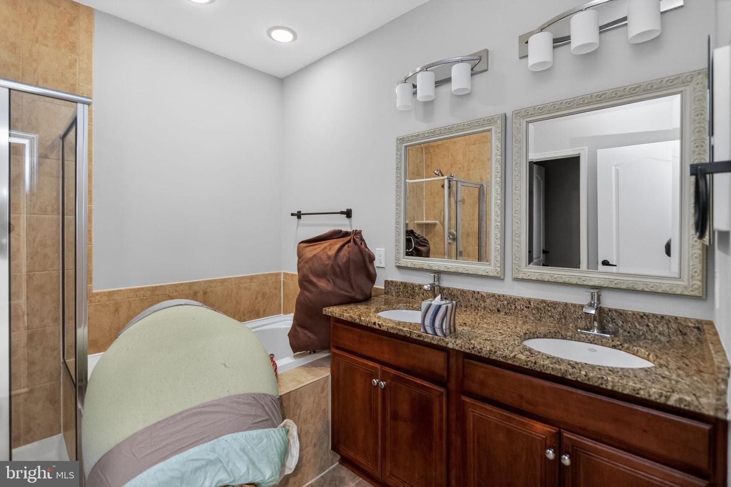 4633 Carisbrooke Lane photo 16