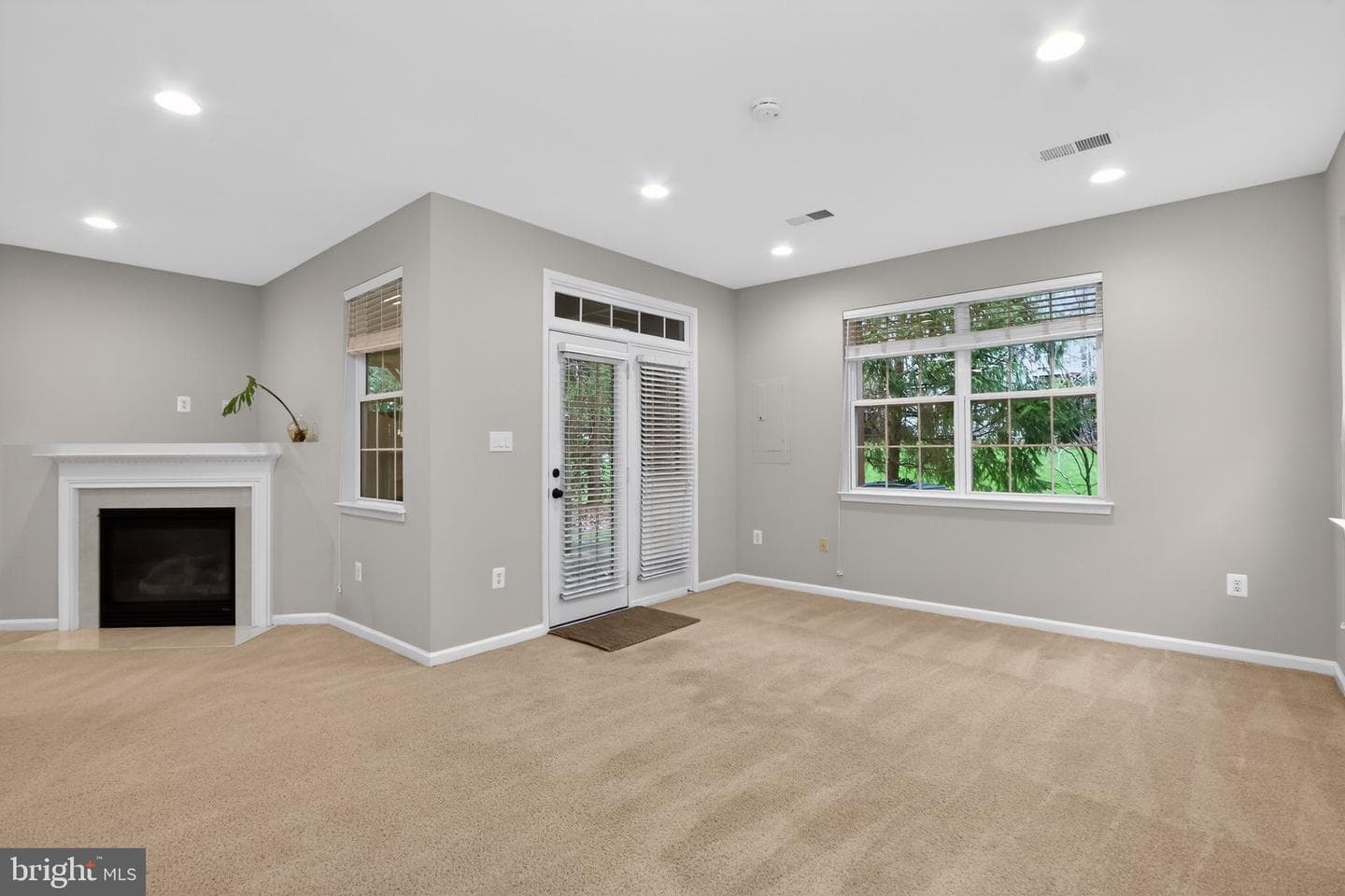 4633 Carisbrooke Lane photo 24