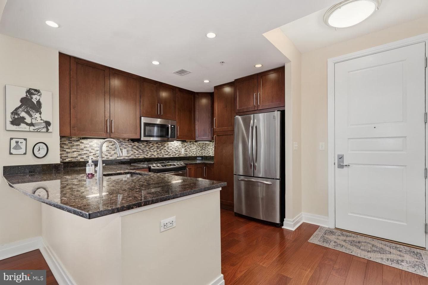 8220 Crestwood Heights Drive #419 photo 4