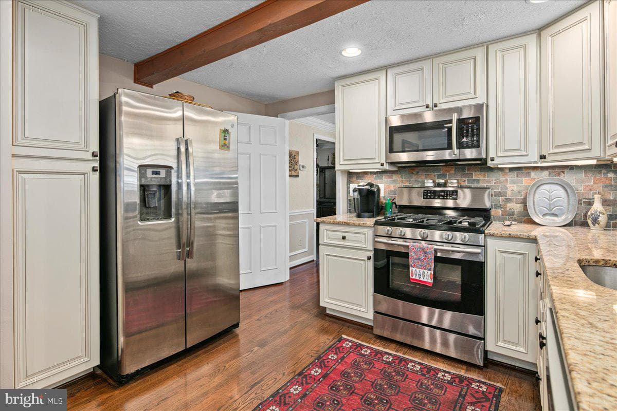 4202 Pickering Place photo 10