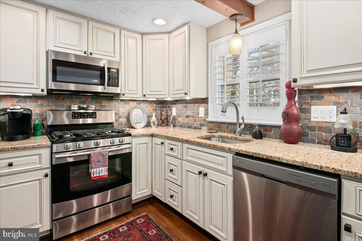 4202 Pickering Place photo 11