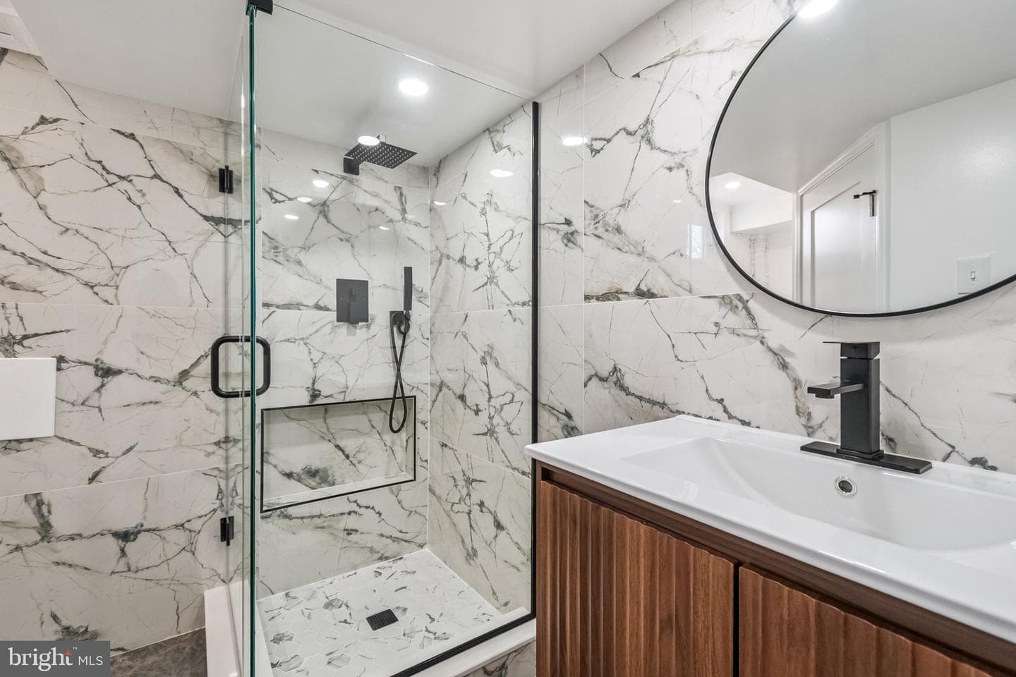 6301 Julian Street photo 19