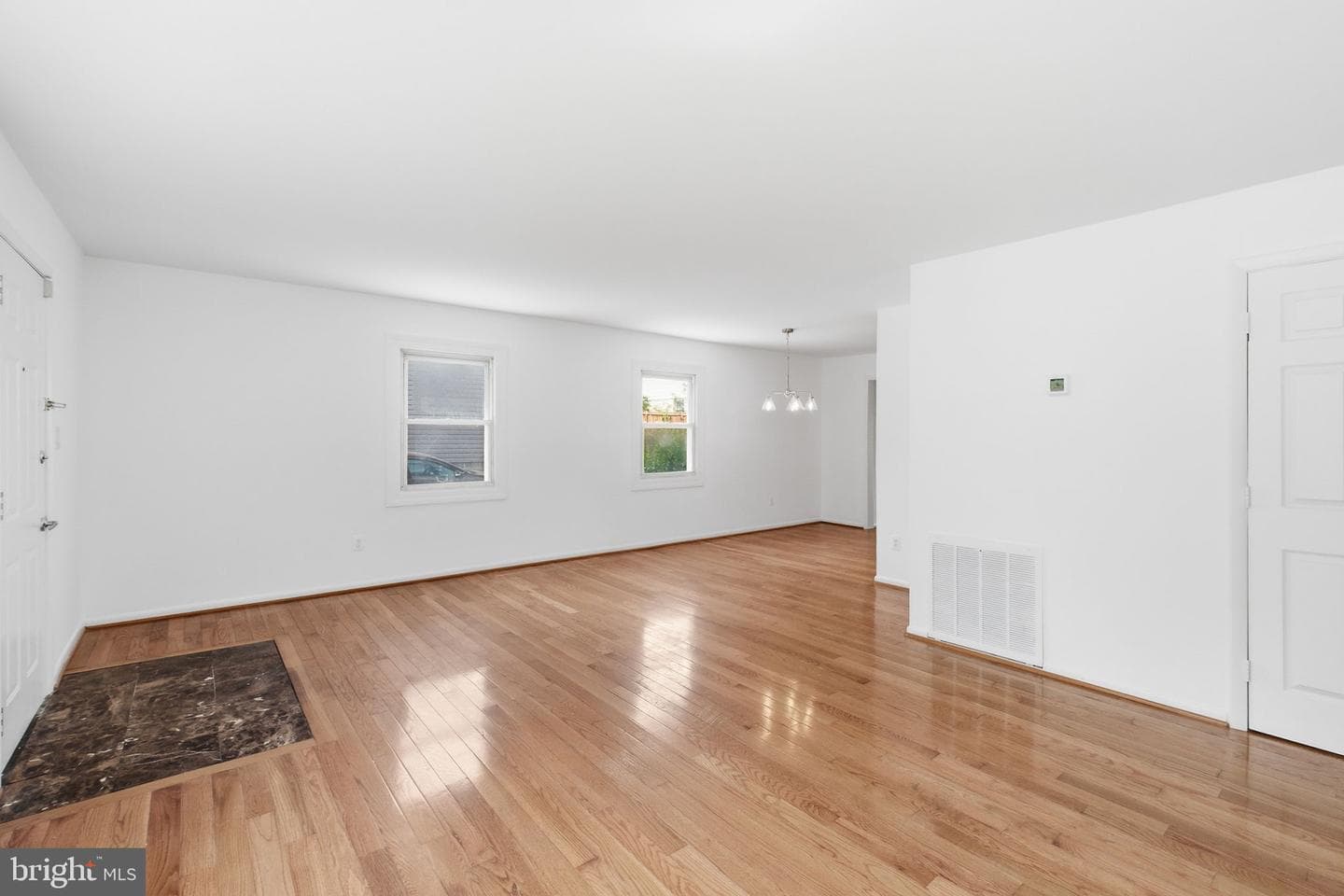 2146 Pimmit Drive photo 3