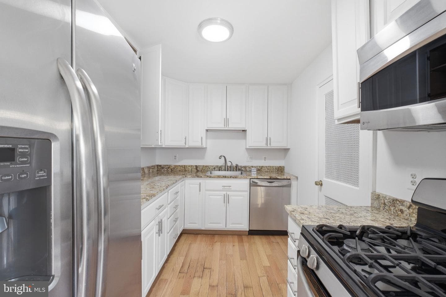 2146 Pimmit Drive photo 9