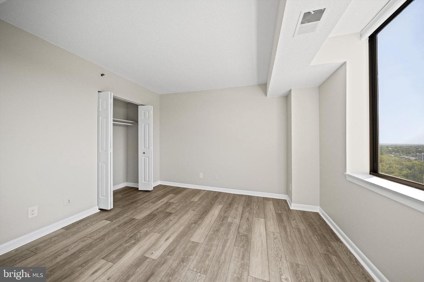 3709 S George Mason Drive #1107 East photo 11