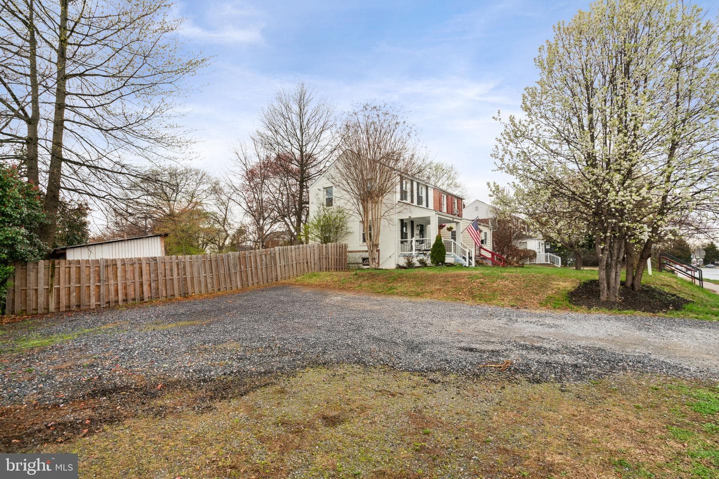 6106 N Kings Highway photo 4