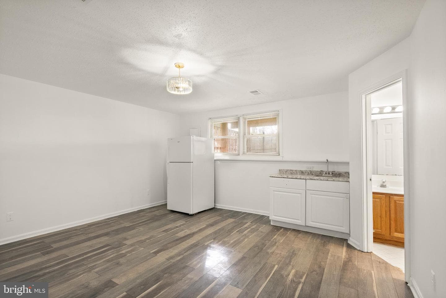 3733 Roxbury Lane photo 23