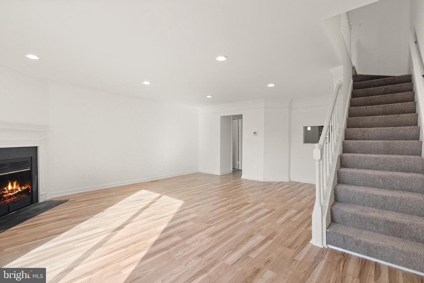 3733 Roxbury Lane photo 9