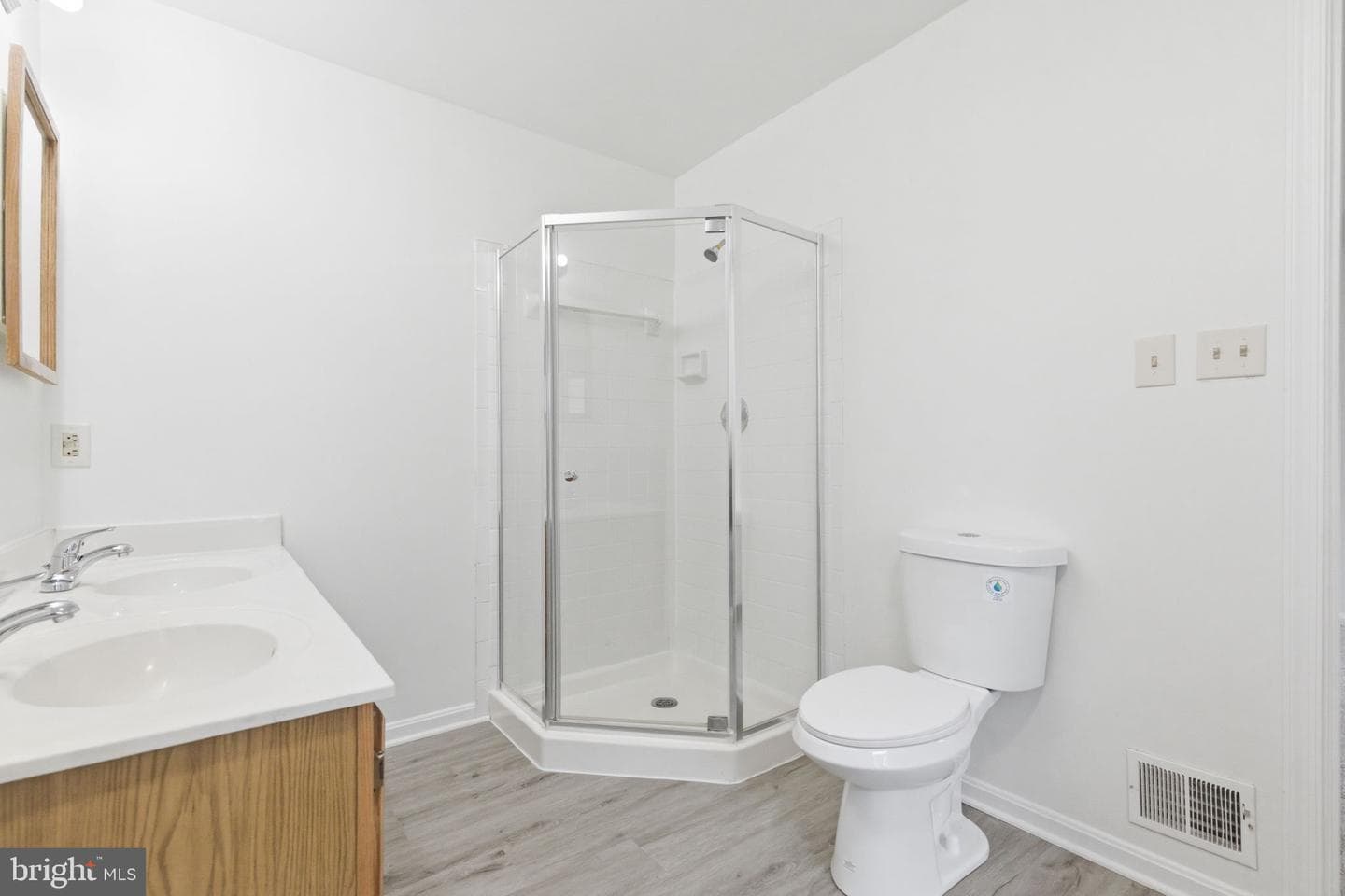 6126 Old Brentford Court photo 32