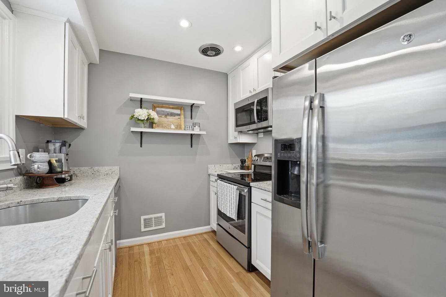 7107 Woodley Lane photo 11
