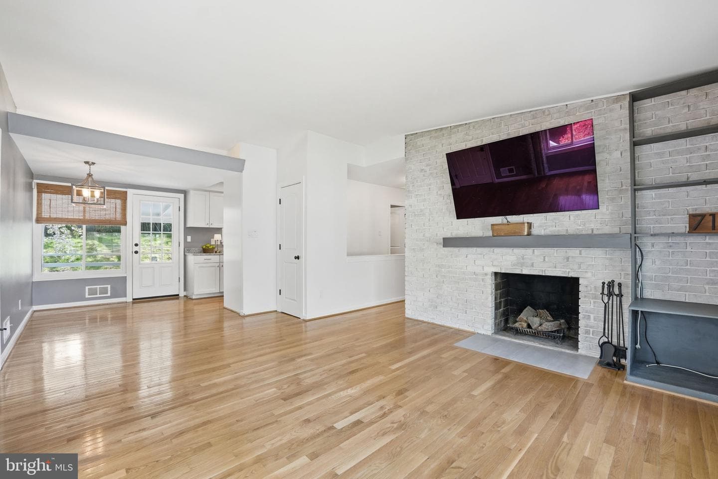 7107 Woodley Lane photo 7