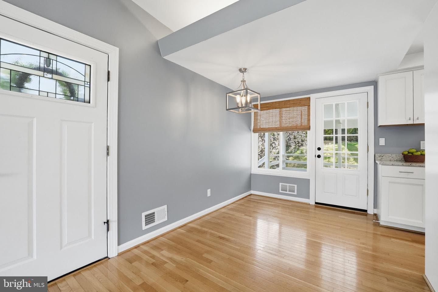 7107 Woodley Lane photo 8